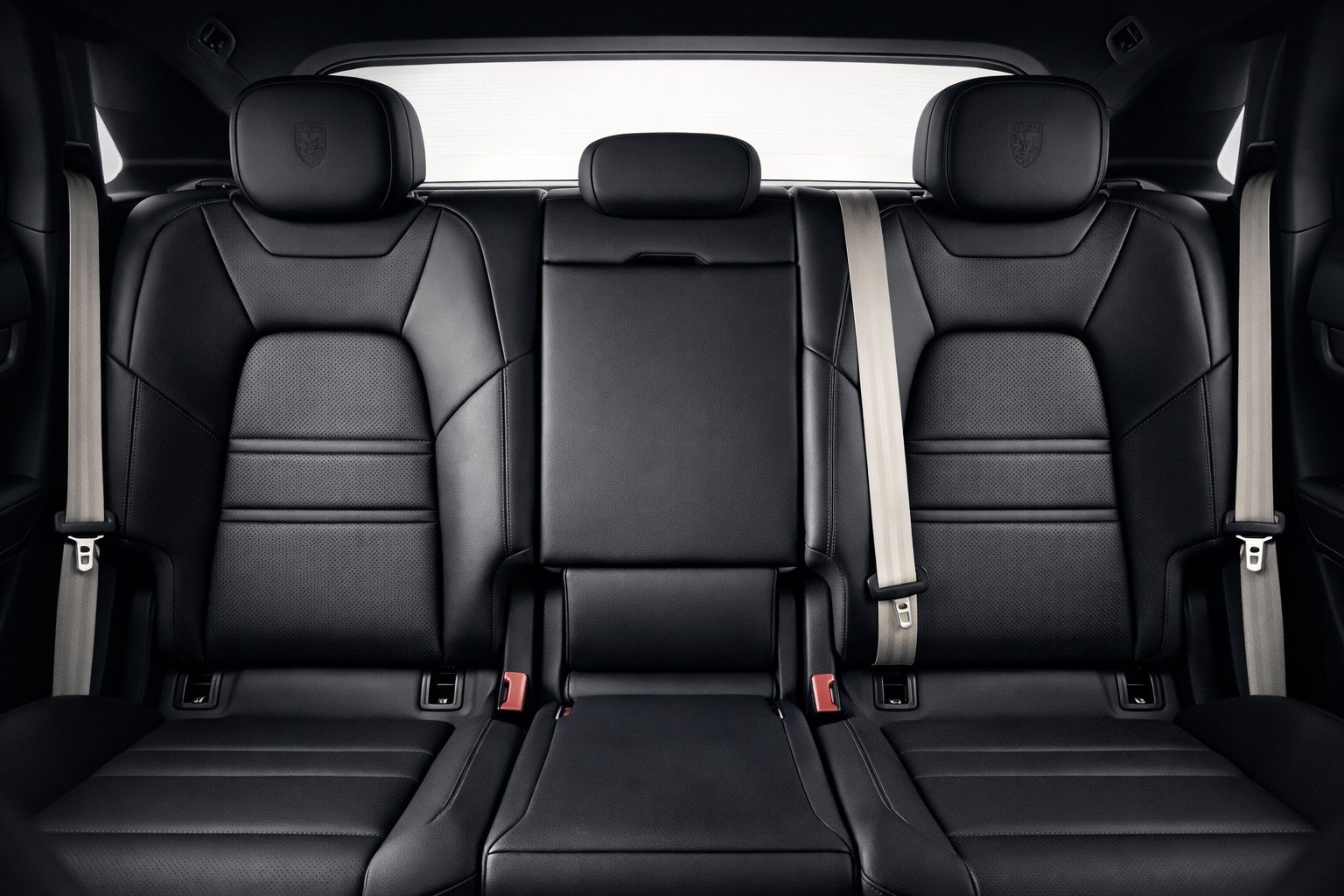 
								Porsh Cayenne E-Hybride Coupé Platinium Edition full									